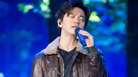 2018东方卫视春晚_20180216期-李健歌曲《风