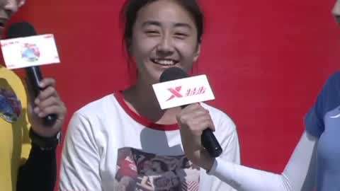 男生女生向前冲第十季_20180627期-冲客现场作女生文胸揉图片