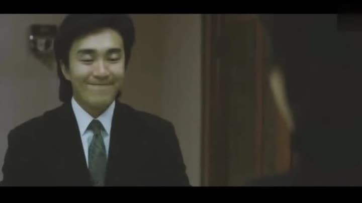      周星驰面对镜头总是强颜欢笑