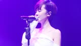 郁可唯演唱电视剧《犀利人妻》主题曲《指望》，声音仿如天籁
