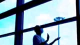 惊！小伙在机场跳《乘风破浪的姐姐》主题曲《无价之姐》