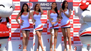 韩国车展上的四位车模小姐姐个个貌美如花,你最喜欢哪一个
