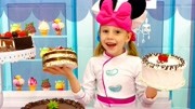 逗比小萝莉：小萝莉在面包店学着做蛋糕，给爸爸一个惊喜！