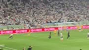 阿根廷vs澳大利亚球迷冲进场内拥抱梅西……惊了