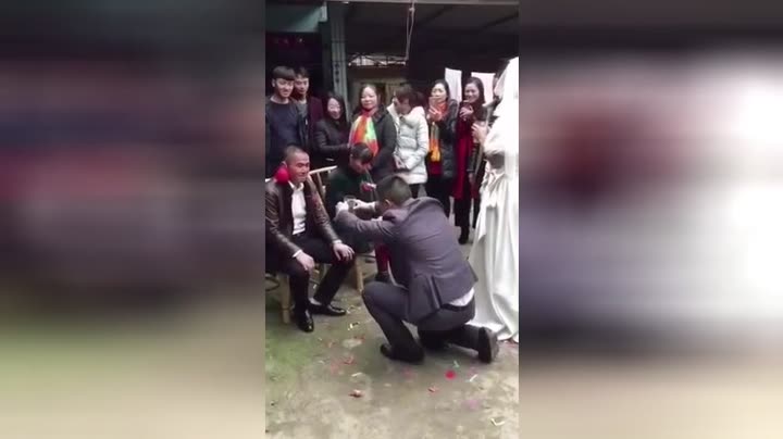 请受小弟一拜!
