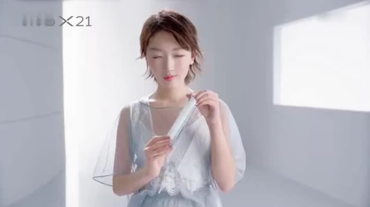                    周冬雨 vivo