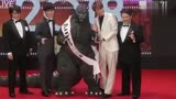 樱井孝宏东京国际电影节哥斯拉红毯，与恐龙亲密接触！