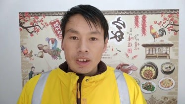 光棍永哥拍视频挣6000元每月给父母1000元晚餐只吃米粥