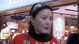 今夜天使降临：女儿盛情邀请，大婶却急赤白脸，这二人真是搞笑