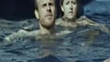 《颤栗汪洋》02：六人被困大海 游艇就在身边 但他们只能无奈等死#电影解说