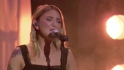 【欧美现场】Julia Michaels  Issues (Live From iHeartRADIO MMVAs 2片花完整版视频在线观看爱奇艺