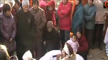 曲剧河南农村白事哭灵 这是花多少钱请的 哭这样!