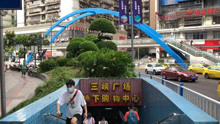 重庆连续高温，歇凉的人救活了全国最大的地下商场三峡广场地下街