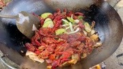在家自制油焖大虾，做法简单，好吃且美味！
