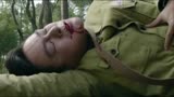 铁血茶城：土匪惹怒战士，没想战士口含刀片，一刀断喉