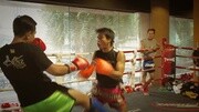 美女与猛男同台操练泰拳,好戏在后面体育完整版视频在线观看爱奇艺