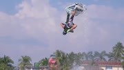 飞跃艇滑水浪尖炫技空冠军达人单腿倒悬支撑郭澄艳极限柔道图片