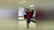 美国友人练昂拳