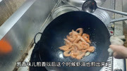 大厨教你油焖大虾正确的做法，不腥不腻，口感鲜嫩，看着有食欲！