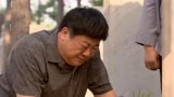房战：大叔前来拜祭，却被打脸了，他在自责什么