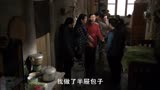 筒子楼：煤气罐被抢，泼妇气得就要点煤气罐，下秒直接被抓起来