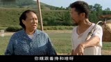 暖春：农村母子蹲门口啃萝卜，自己种的就是好吃，又甜又脆赛过梨