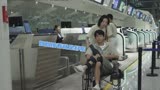 爱情而已花絮：吴磊坐轮椅，姐姐推着真好