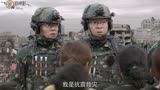 霹雳火：特种兵在灾区救人，女儿电视前大喊：爸爸，瞬间感动哭了