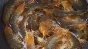 大虾不要总是做油焖大虾和白灼虾了，试试这个不一样的做法