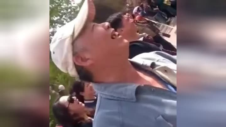      哎哟 卧槽  这年轻人 卧槽