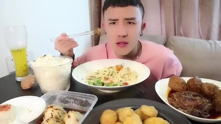                看好吃饭了光小强