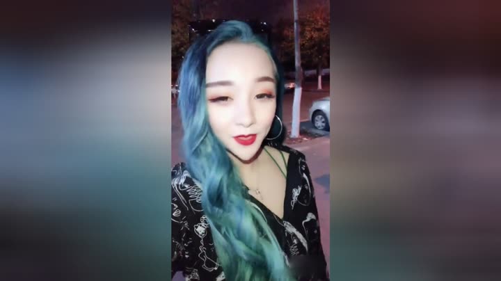 爱弹钢琴de澹台雪容