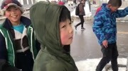 一起来看甘肃娃的童年:9岁小孩放大招花式玩雪 同玩称:疼并快乐资讯搜索最新资讯爱奇艺