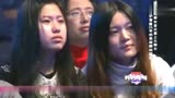 妈妈咪呀：女子台上唱歌，台下观众有的都听呆了！