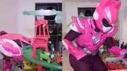迷你特工队露西宝宝和镜子玩剪刀石头布【真人版】