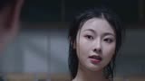 巨蛇闯女校 女孩遭遇同学欺负，没想到她竟然这般报复…