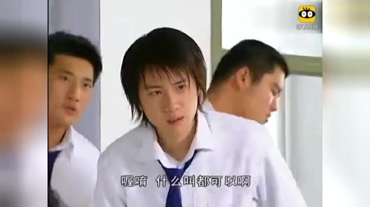 01-17 举报 删除 十八岁的天空,蓝菲琳和别的男生说笑,石延枫