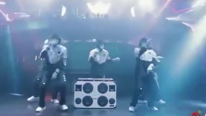美国假面舞团超强街舞演绎电音神曲 boom