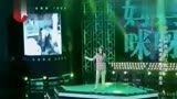 妈妈咪呀边挑粪边唱歌父亲倾尽所有为女儿,自己却骨瘦如柴