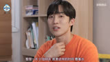 我独自生活：韩国男演员李相二在家做饭，吃三袋方便面