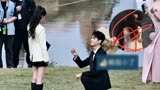 杨幂《狐妖小红娘》杀青！现场再现幂式穿搭，与龚俊求婚吻戏曝光
