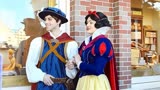 迪士尼真人版《白雪公主》女演员被曝歧视华裔，竖中指视频引热议