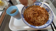 在香港吃顿早饭，一碗面条要花多少钱？
