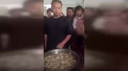 湖南一学校被曝食堂用发霉米菜发臭肉为学生做饭资讯搜索最新资讯爱奇艺