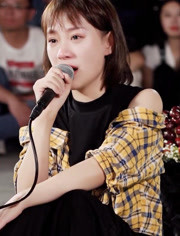 小阿七含泪翻唱《那女孩对我说》,不知是经历了什么,才这么悲伤