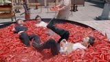 破事精英：遇事莫慌，淡定的先吃根椒吧