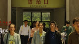 别动，我在看着你。
