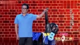 笑傲江湖：猩猩用吉他打倒了对手，现场一片欢呼！