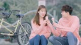 《W两个世界》，李钟硕甜蜜