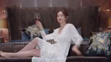 耀眼的你啊：妻子换上性感睡衣躺好，哪料丈夫看都不看，直接略过